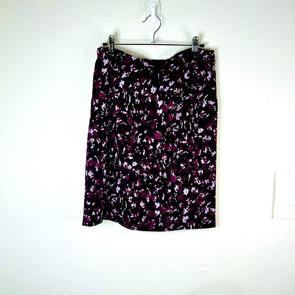 Lysse Floral Pull-On Skirt Large Stretch Waist 20.5” Length